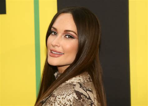 Kacey Musgraves Shares Swimsuit Photos From。